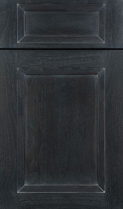 Plain & Fancy Illusion cabinet door in Maple · Linen