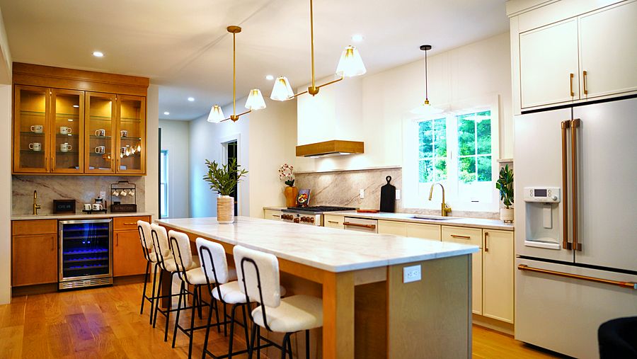 Dove Luna kitchen with Timber glass uppers and island