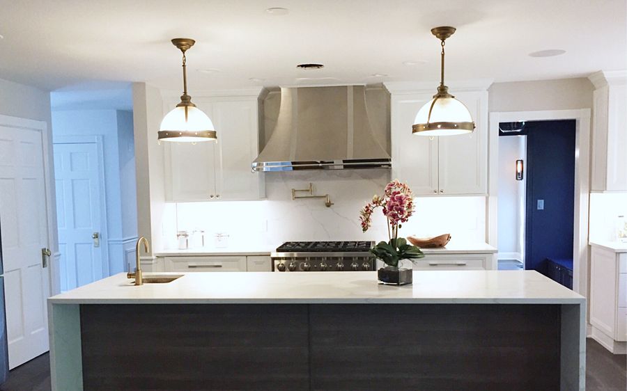 Fabuwood Onyx Frost kitchen with a gray wood-grain waterfall island