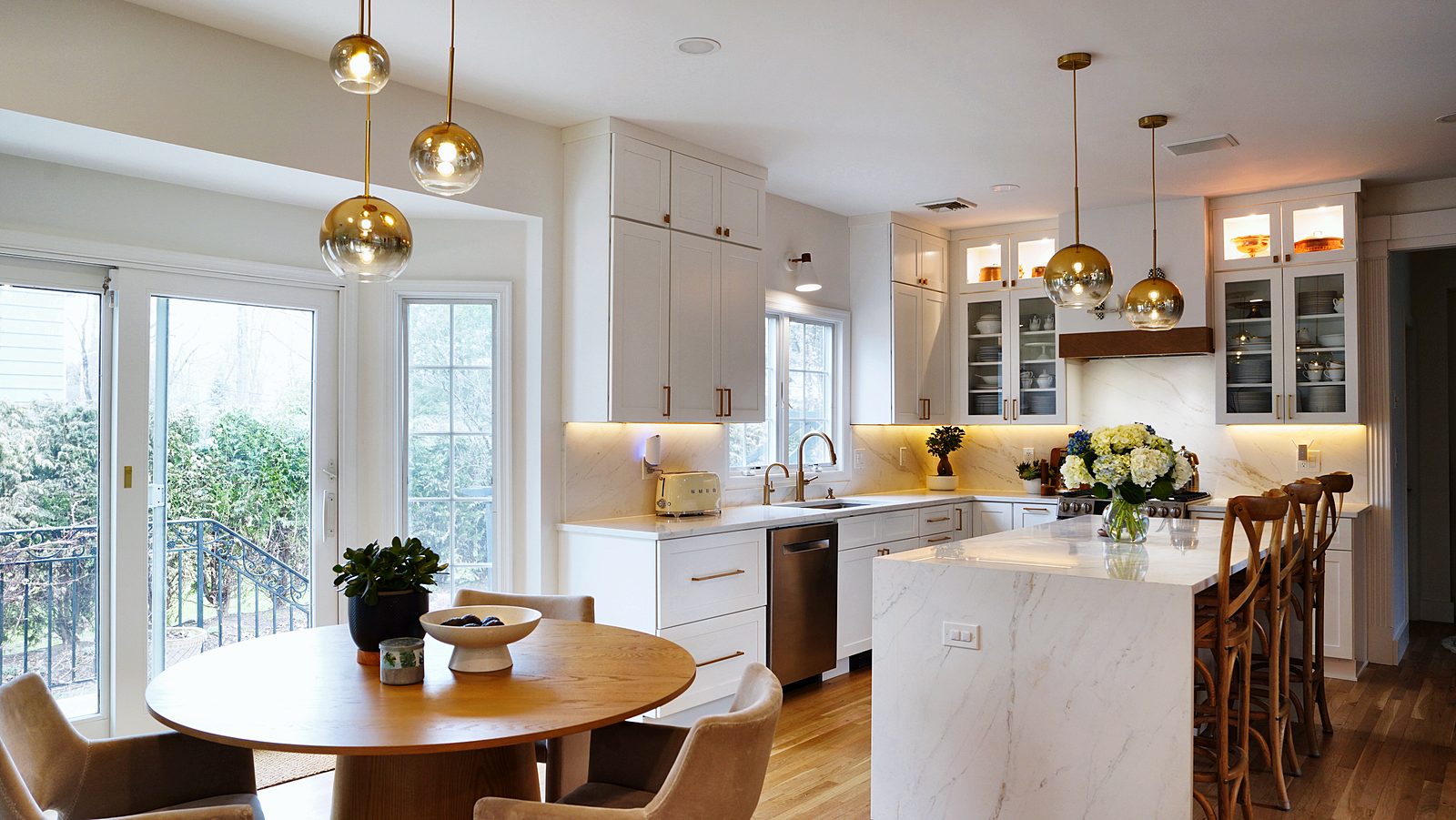 Kitchen open to the breakfast table