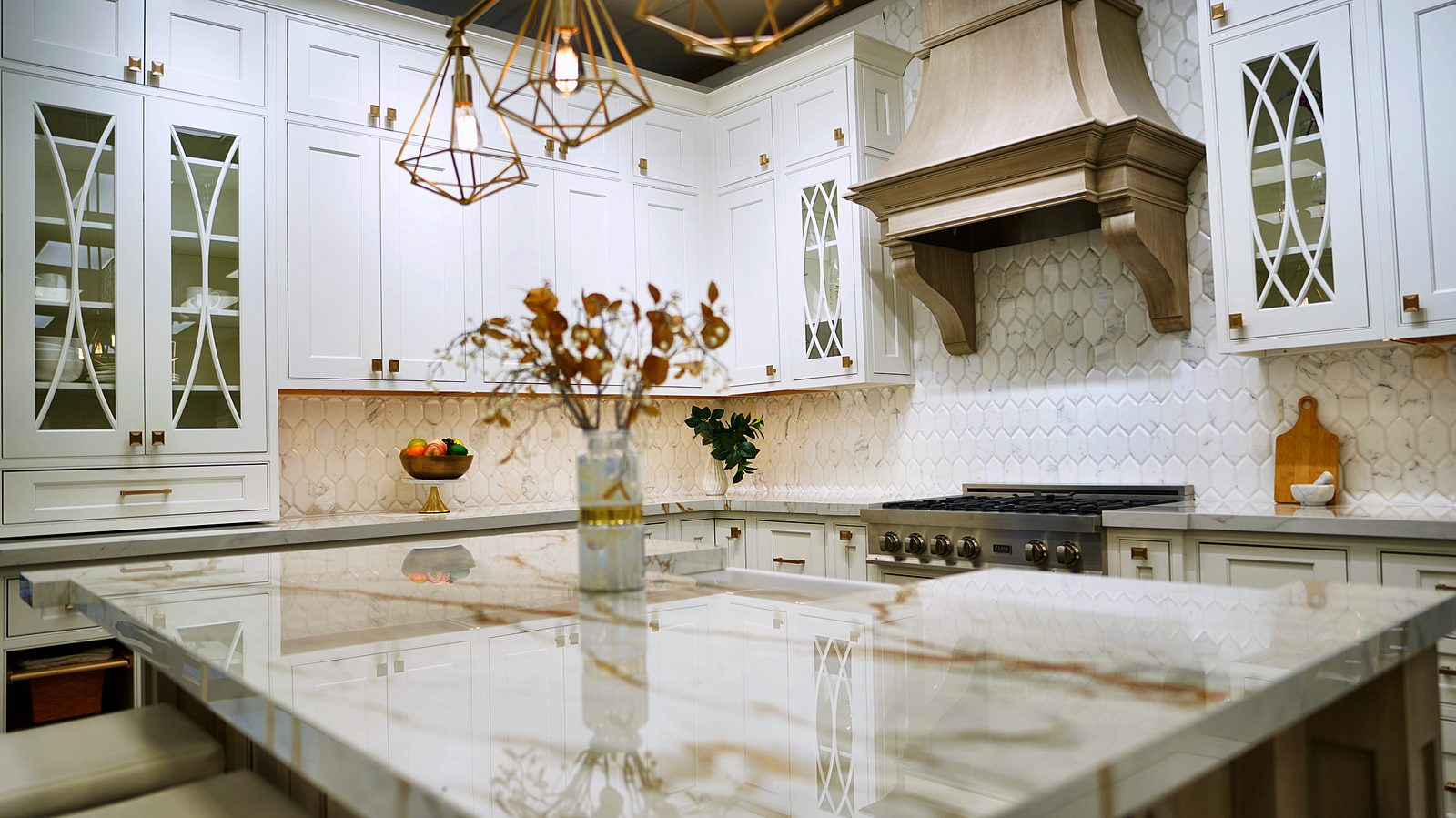 My House Kitchen Union showroom — Quartzite island and white inset display
